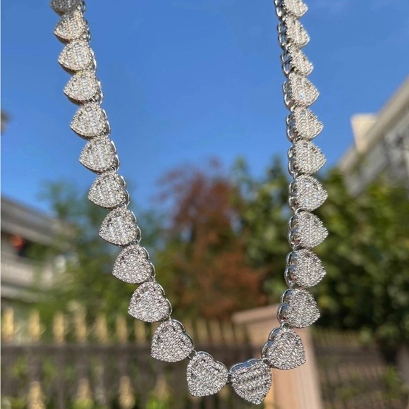 Cuban Heart Choker Necklace with Handcrafted Design and Sparkling - Picture 2 of 5